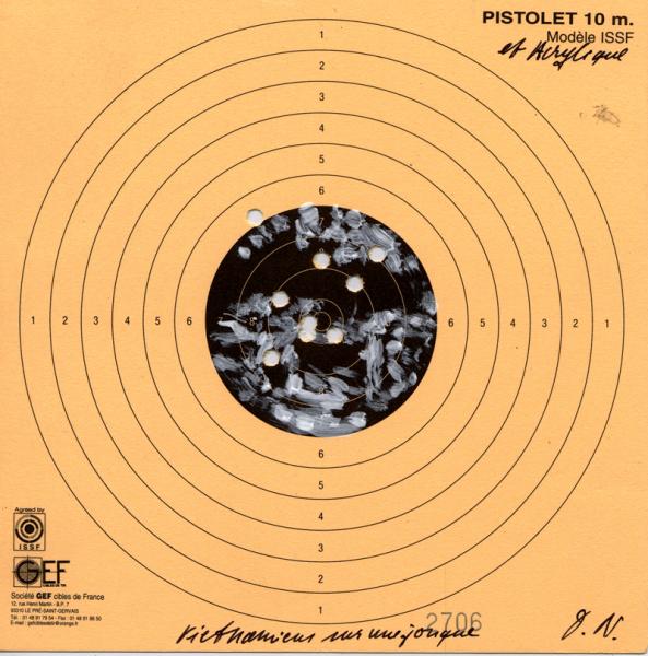 Cent Cibles Trouées : N°10.Vietnamien sur une Jonque à Moly-Sabata